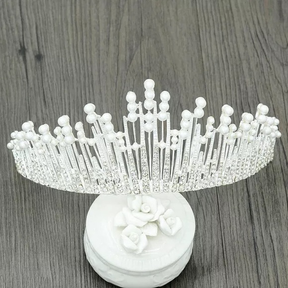 Lila Crystal and Pearl Bridal Tiara - Picture 2 of 7